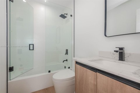 Townhouse in Miami Beach, Florida 3 bedrooms, 210.42 sq.m. № 2088806 - photo 4