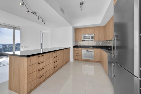 Condo in Miami, Florida, 2 bedrooms  № 1996085 - photo 6