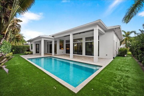 House in Jupiter, Florida 3 bedrooms, 235.6 sq.m. № 2187616 - photo 3