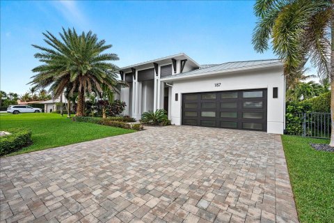 House in Jupiter, Florida 3 bedrooms, 235.6 sq.m. № 2187616 - photo 5