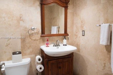 Condominio en venta en Hollywood, Florida, 1 dormitorio, 81.2 m2 № 1985088 - foto 2