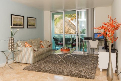 Condominio en venta en Hollywood, Florida, 1 dormitorio, 81.2 m2 № 1985088 - foto 5