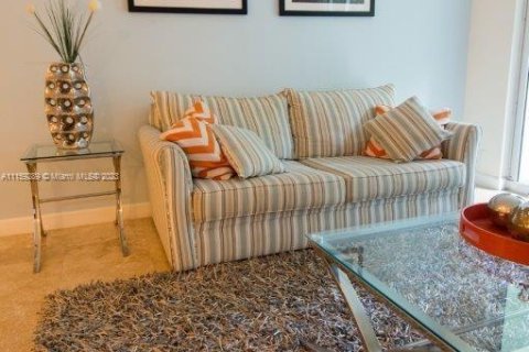 Condominio en venta en Hollywood, Florida, 1 dormitorio, 81.2 m2 № 1985088 - foto 11