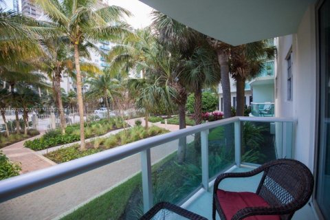 Condominio en venta en Hollywood, Florida, 1 dormitorio, 81.2 m2 № 1985088 - foto 10