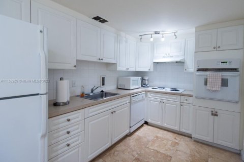 Condominio en venta en Hollywood, Florida, 1 dormitorio, 81.2 m2 № 1985088 - foto 4