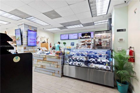 Condominio en venta en Hollywood, Florida, 1 dormitorio, 81.2 m2 № 1985088 - foto 21