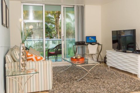 Condominio en venta en Hollywood, Florida, 1 dormitorio, 81.2 m2 № 1985088 - foto 9