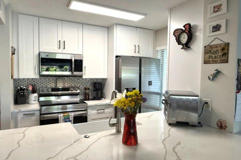 Condo in Palm Beach Gardens, Florida, 2 bedrooms № 2083186