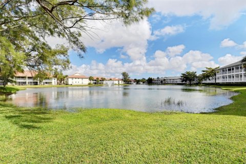 Condo in Palm Beach Gardens, Florida, 2 bedrooms  № 2083186 - photo 19