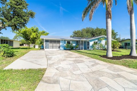 Villa ou maison à vendre à Port Charlotte, Floride: 3 chambres, 140.75 m2 № 1743036 - photo 1