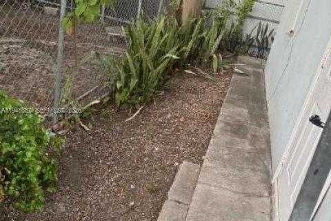 Villa ou maison à louer à Miami, Floride: 2 chambres, 92.44 m2 № 2000546 - photo 7