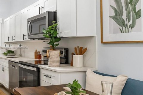 Adosado en alquiler en Sunrise, Florida, 2 dormitorios, 83.52 m2 № 1995130 - foto 13