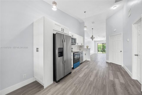 Adosado en alquiler en Sunrise, Florida, 2 dormitorios, 83.52 m2 № 1995130 - foto 5