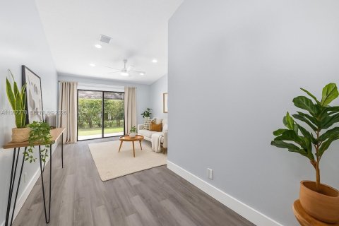 Adosado en alquiler en Sunrise, Florida, 2 dormitorios, 83.52 m2 № 1995130 - foto 2