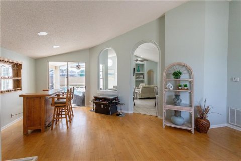 House in New Port Richey, Florida 4 bedrooms, 190.26 sq.m. № 1742786 - photo 4