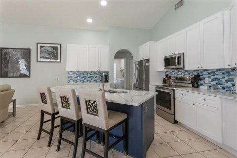 House in New Port Richey, Florida 4 bedrooms, 190.26 sq.m. № 1742786 - photo 8