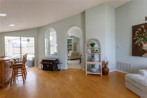 House in New Port Richey, Florida 4 bedrooms, 190.26 sq.m. № 1742786 - photo 5