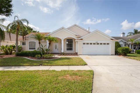 House in New Port Richey, Florida 4 bedrooms, 190.26 sq.m. № 1742786 - photo 1