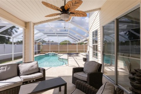 House in New Port Richey, Florida 4 bedrooms, 190.26 sq.m. № 1742786 - photo 2