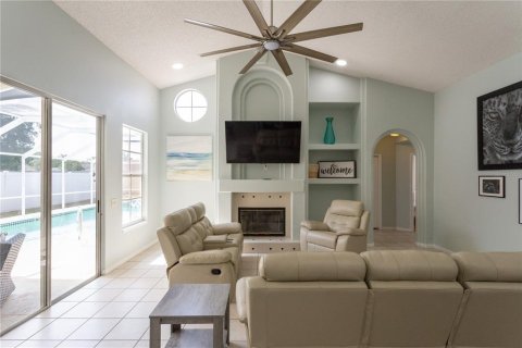 House in New Port Richey, Florida 4 bedrooms, 190.26 sq.m. № 1742786 - photo 10