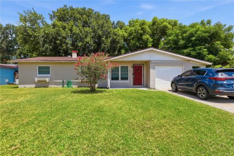 House in Orlando, Florida 3 bedrooms, 101.45 sq.m. № 2310426