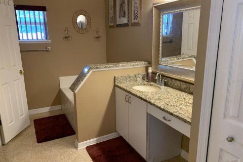 House in Apopka, Florida 3 bedrooms, 166.95 sq.m. № 1681760 - photo 20