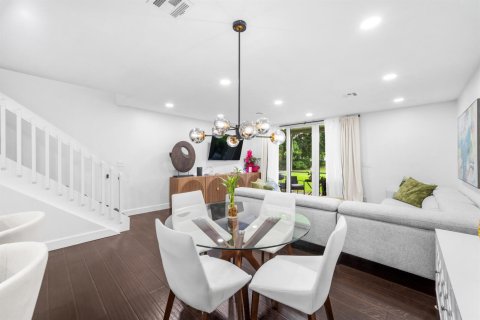 Touwnhouse à vendre à Tamarac, Floride: 2 chambres, 116.87 m2 № 2087430 - photo 5