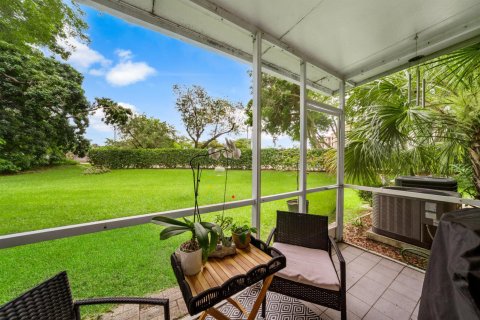 Touwnhouse à vendre à Tamarac, Floride: 2 chambres, 116.87 m2 № 2087430 - photo 2