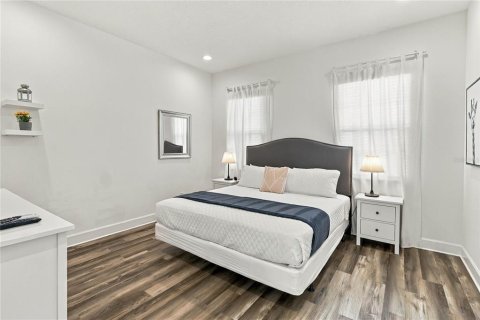 Casa en venta en Kissimmee, Florida, 5 dormitorios, 285.77 m2 № 2384355 - foto 18
