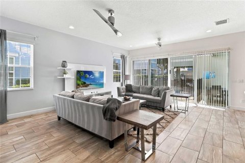 Casa en venta en Kissimmee, Florida, 5 dormitorios, 285.77 m2 № 2384355 - foto 9