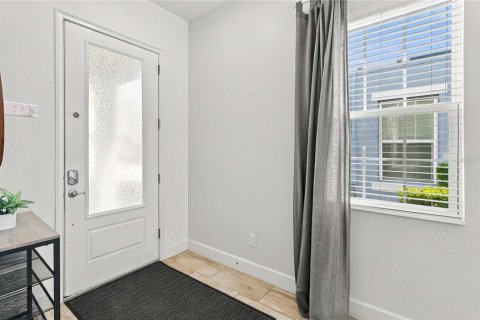 Casa en venta en Kissimmee, Florida, 5 dormitorios, 285.77 m2 № 2384355 - foto 5