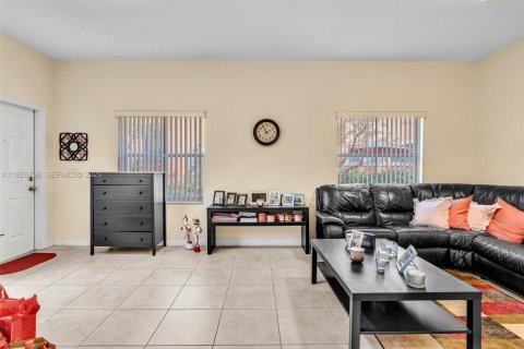 Condominio en venta en Dania Beach, Florida, 3 dormitorios, 129.69 m2 № 1986655 - foto 13