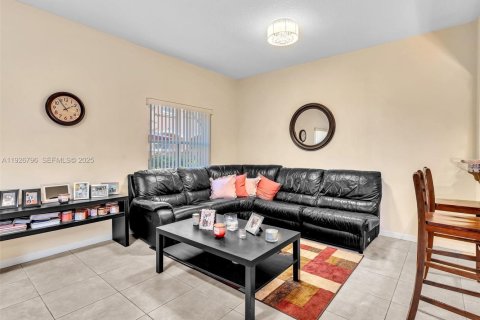 Condominio en venta en Dania Beach, Florida, 3 dormitorios, 129.69 m2 № 1986655 - foto 8