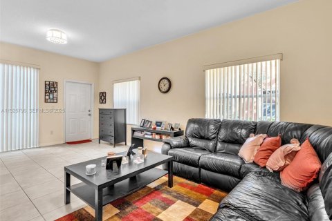 Condominio en venta en Dania Beach, Florida, 3 dormitorios, 129.69 m2 № 1986655 - foto 10