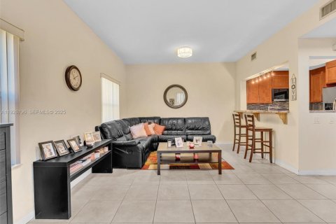 Condominio en venta en Dania Beach, Florida, 3 dormitorios, 129.69 m2 № 1986655 - foto 7