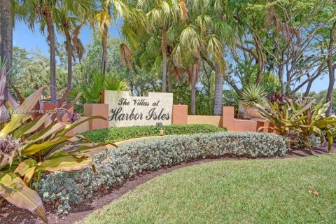 Condo in Dania Beach, Florida, 3 bedrooms № 1986655 - photo 3