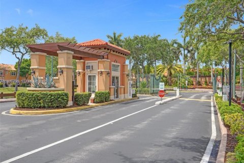 Condo in Dania Beach, Florida, 3 bedrooms № 1986655 - photo 2