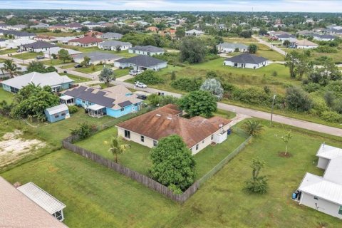 Commercial property in Lehigh Acres, Florida 6 bedrooms, 220.18 sq.m. № 2393437 - photo 25