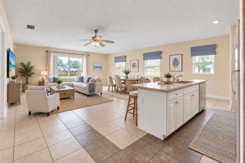 Commercial property in Lehigh Acres, Florida 6 bedrooms, 220.18 sq.m. № 2393437 - photo 3