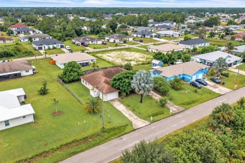 Commercial property in Lehigh Acres, Florida 6 bedrooms, 220.18 sq.m. № 2393437 - photo 28