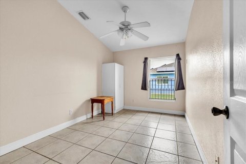 Commercial property in Lehigh Acres, Florida 6 bedrooms, 220.18 sq.m. № 2393437 - photo 19