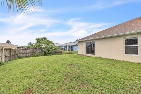 Commercial property in Lehigh Acres, Florida 6 bedrooms, 220.18 sq.m. № 2393437 - photo 23