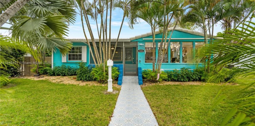 House in Hollywood, Florida 3 bedrooms, 304.44 sq.m. № 1850832