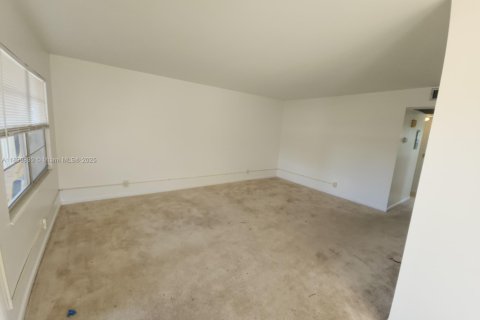Condo in Boca Raton, Florida, 2 bedrooms  № 1952487 - photo 19