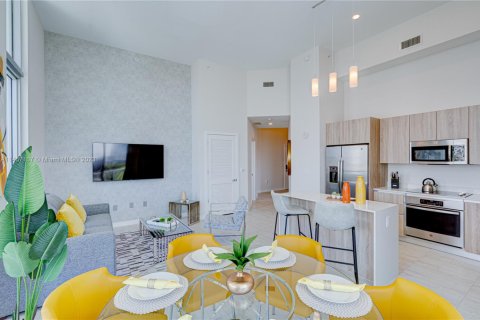 Condo in Miami, Florida, 2 bedrooms  № 2076774 - photo 8