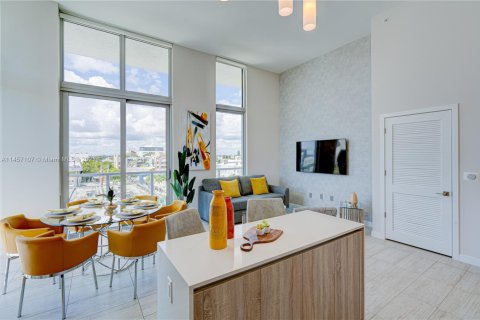 Condo in Miami, Florida, 2 bedrooms  № 2076774 - photo 10