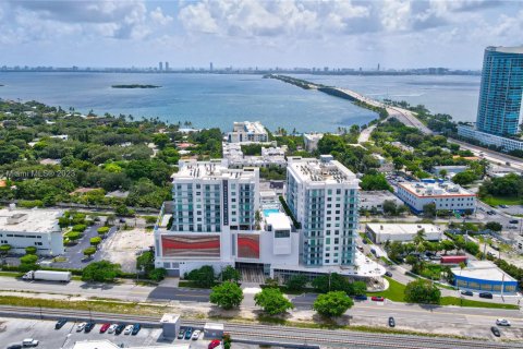 Condo in Miami, Florida, 2 bedrooms  № 2076774