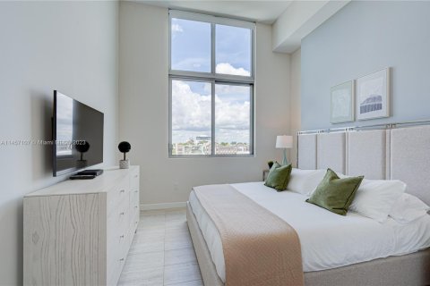 Condo in Miami, Florida, 2 bedrooms  № 2076774 - photo 3