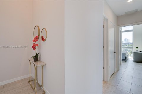 Condo in Miami, Florida, 2 bedrooms  № 2076774 - photo 22
