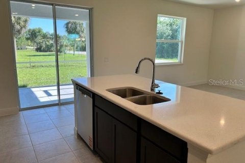 Villa ou maison à vendre à Port Charlotte, Floride: 3 chambres, 134.34 m2 № 1717986 - photo 4